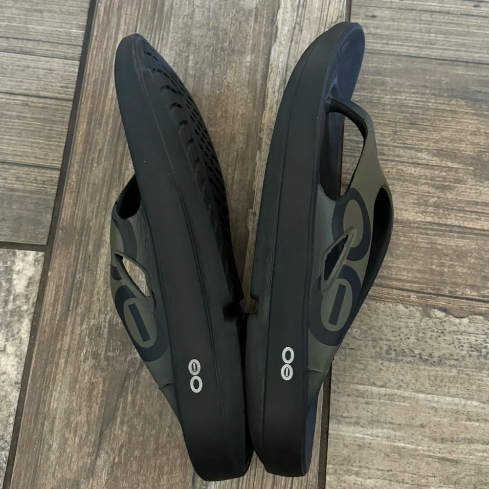Oofos Men's OOriginal Sport Sandals size 10